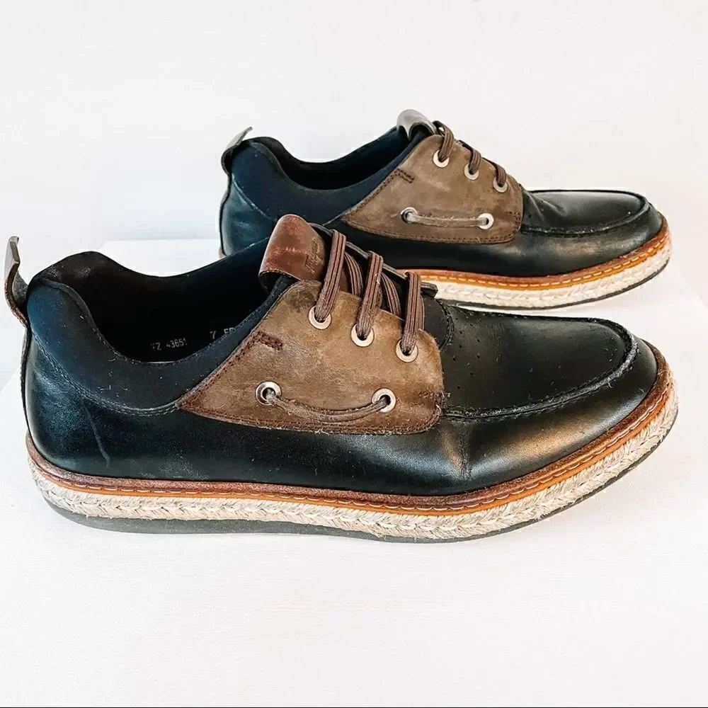 Salvatore Ferragamo Fiano Leather Boat Shoes